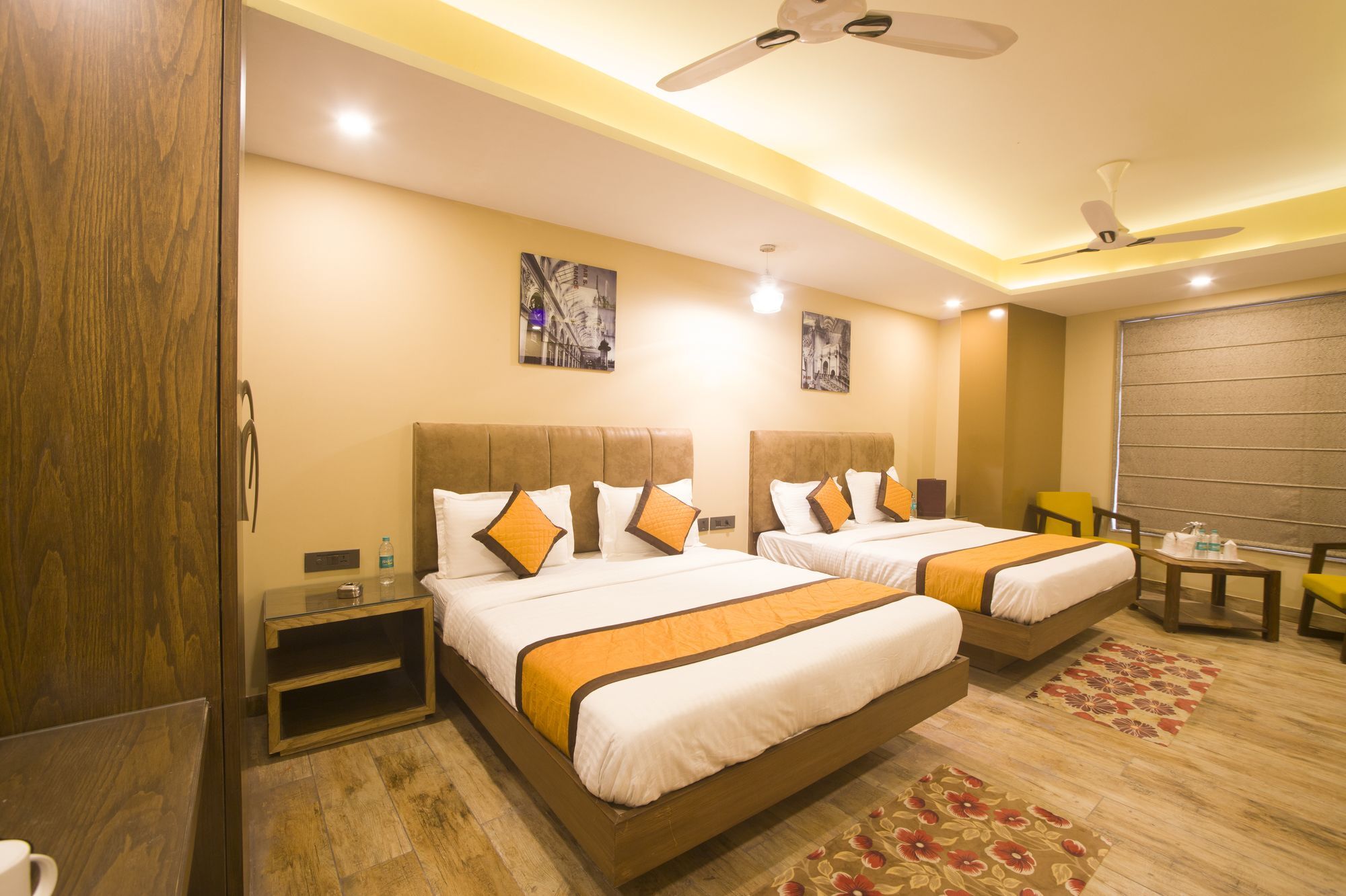 Hotel Nitya Maharani Új-Delhi Kültér fotó